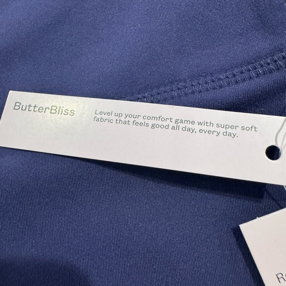 NWT Wild Fable Purple ButterBliss Biker Shorts in Size Medium - Picture 4 of 5